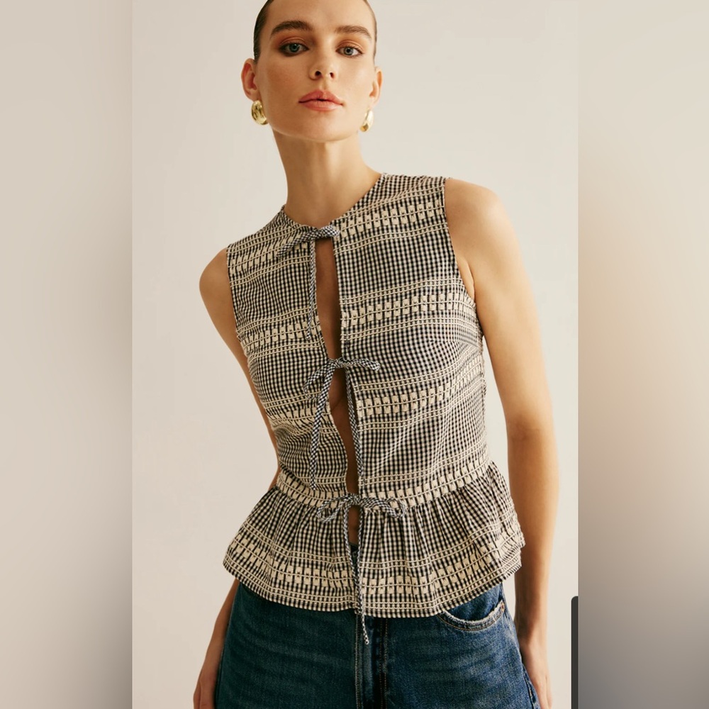 Commense Solid Tie Front Vest With Shorts Set white size M